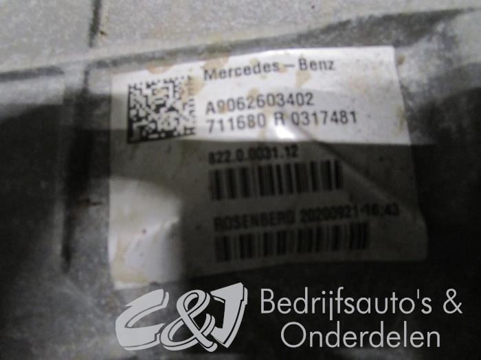 Boîte de vitesse d'un Mercedes-Benz Vito (447.6) 2.0 116 CDI 16V 2022