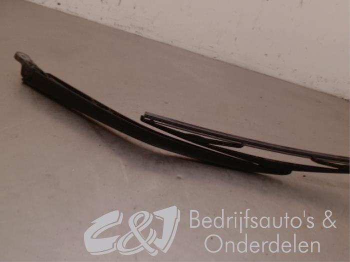Rear wiper arm from a Fiat Talento 2.0 EcoJet BiTurbo 120 2021
