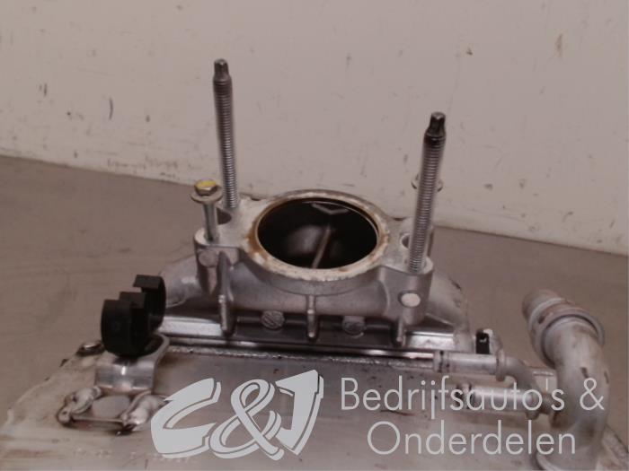 Intake manifold from a Renault Trafic (1FL/2FL/3FL/4FL) 2.0 dCi 16V 145 2019