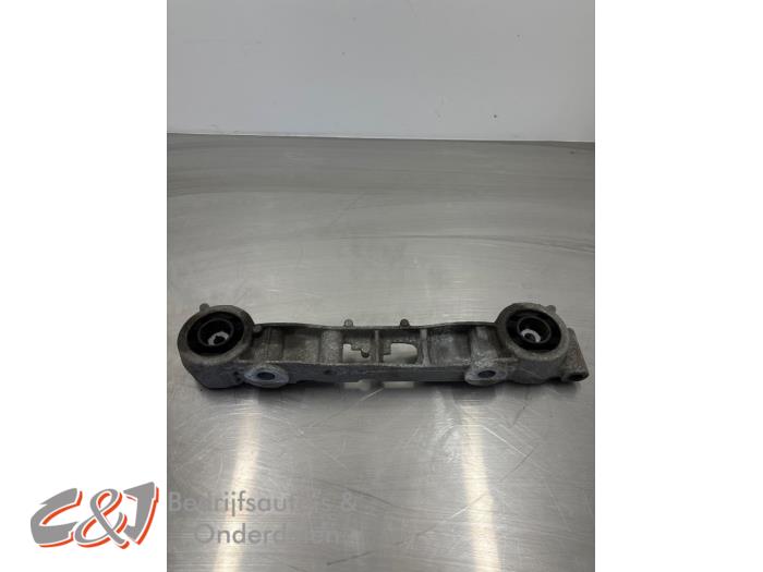Usagé Support dynamo bas Mercedes Vito (447.6) 2.0 116 CDI 16V Prix € 31,50 Règlement à la marge proposé par C&J Bedrijfsauto's & Onderdelen