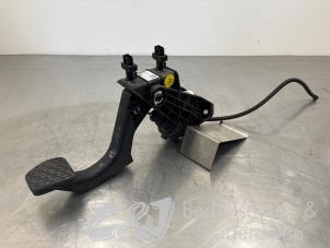 Used Clutch pedal Mercedes Vito (447.6) 2.0 116 CDI 16V Price € 89,25 Margin scheme offered by C&J bedrijfsauto's & onderdelen
