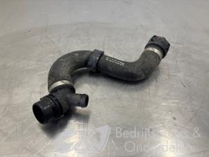Used Radiator hose Mercedes Vito (447.6) 2.0 116 CDI 16V Price € 26,25 Margin scheme offered by C&J bedrijfsauto's & onderdelen