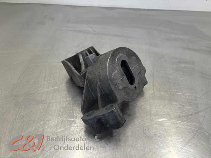 Usagé Support moteur Fiat Qubo 1.3 D 16V Multijet Prix € 15,75 Règlement à la marge proposé par C&J Bedrijfsauto's & Onderdelen