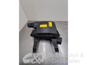 Used Air box Volkswagen Crafter 2.0 TDI 16V Price € 52,50 Margin scheme offered by C&J bedrijfsauto's & onderdelen