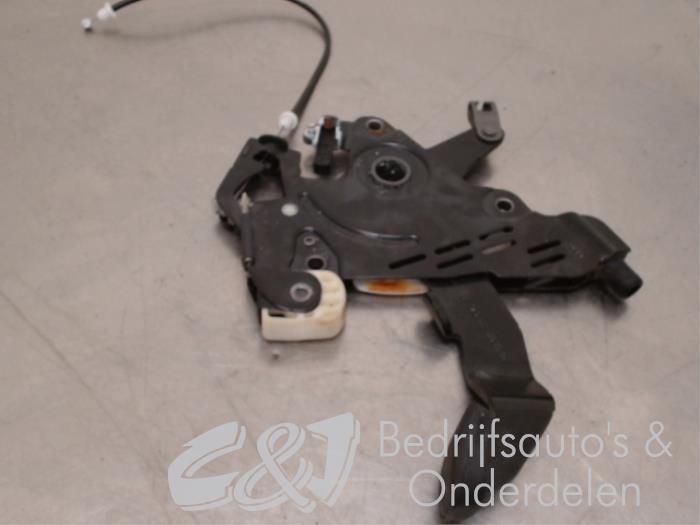 Handbremse Mechanik van een Mercedes-Benz Vito (447.6) 2.0 116 CDI 16V 2022