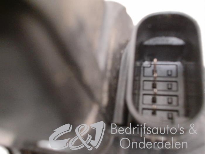 Mechanizm blokady drzwi lewych wersja 2-drzwiowa z Mercedes-Benz Vito (447.6) 2.0 116 CDI 16V 2022