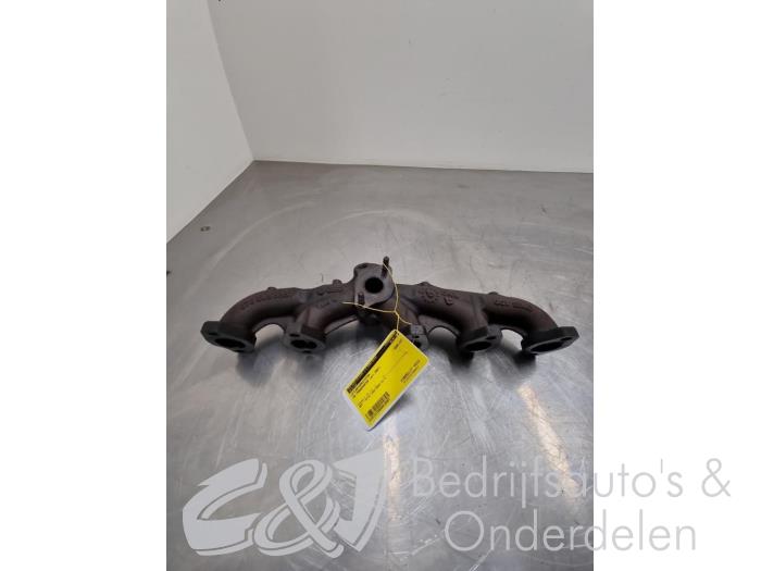 Exhaust manifold from a Volkswagen Transporter T5 2.5 TDi 2007