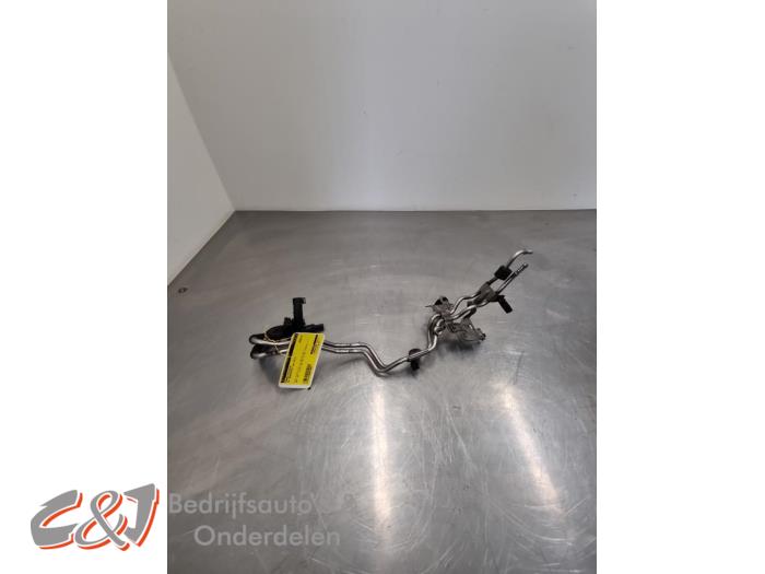 Usagé Conduit de carburant Volkswagen Transporter T5 2.0 TDI DRF 4Motion Prix € 52,50 Règlement à la marge proposé par C&J Bedrijfsauto's & Onderdelen