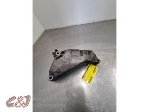 Usados Soporte de motor Volkswagen Transporter T5 2.0 TDI DRF 4Motion Precio € 21,00 Norma de margen ofrecido por C&J Bedrijfsauto's & Onderdelen