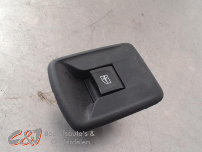 Usados Interruptor de ventanilla eléctrica Fiat Talento 2.0 EcoJet BiTurbo 120 Precio € 10,50 Norma de margen ofrecido por C&J Bedrijfsauto's & Onderdelen
