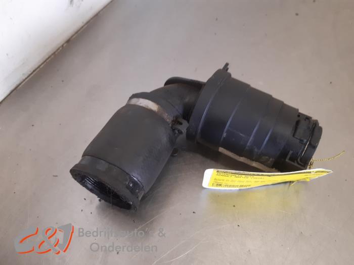 Gebrauchte Intercooler Rohr Renault Master III (FV) 2.3 dCi 110 16V FWD Preis € 21,00 Margenregelung angeboten von C&J Bedrijfsauto's & Onderdelen