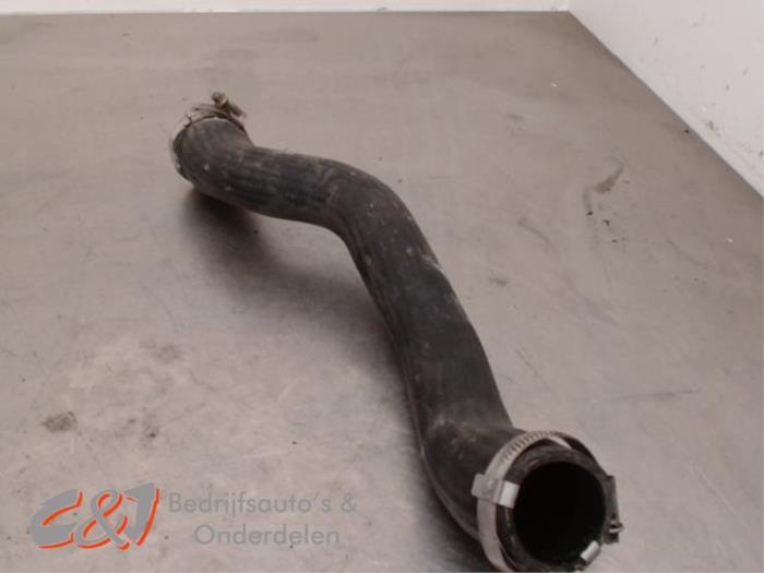 Gebrauchte Intercooler Schlauch Ford Tourneo Connect/Grand Tourneo Connect 1.5 EcoBlue Preis € 15,75 Margenregelung angeboten von C&J Bedrijfsauto's & Onderdelen
