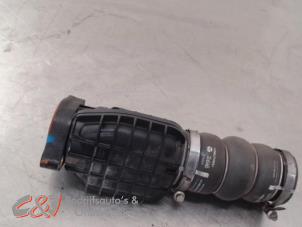 Intercooler Rohr van een Peugeot Partner (GC/GF/GG/GJ/GK) 1.6 BlueHDi 100 2016