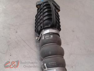 Intercooler Rohr van een Peugeot Partner (GC/GF/GG/GJ/GK) 1.6 BlueHDi 100 2016