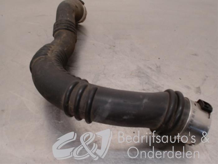 Intercooler tube from a Renault Trafic (1FL/2FL/3FL/4FL) 1.6 dCi 90 2016