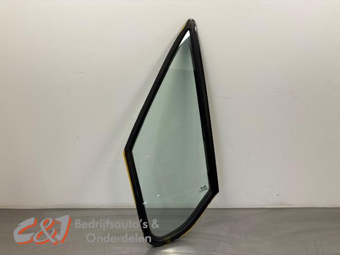 Usados Ventanilla triangular izquierda delante Fiat Ducato (243/244/245/247) 2.3 JTD 16V Precio € 31,50 Norma de margen ofrecido por C&J Bedrijfsauto's & Onderdelen