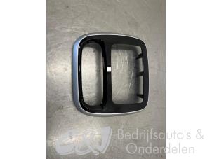Usados Pieza de salpicadero Opel Vivaro 1.6 CDTI BiTurbo 120 Precio € 78,75 Norma de margen ofrecido por C&J bedrijfsauto's & onderdelen