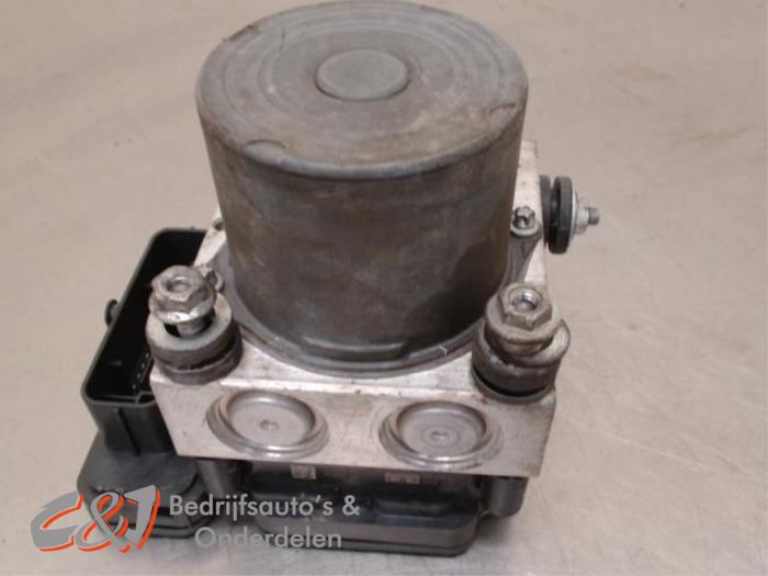 Usagé Bloc ABS Citroen Jumper (U9) 2.2 HDi 130 Prix € 15,75 Règlement à la marge proposé par C&J Bedrijfsauto's & Onderdelen