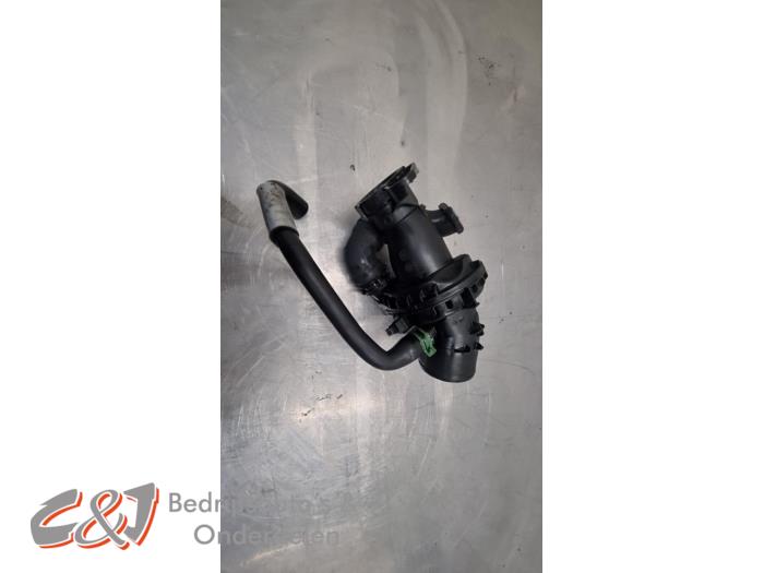 Gebrauchte Intercooler Rohr Renault Trafic (1FL/2FL/3FL/4FL) 1.6 dCi 140 Twin Turbo Preis € 21,00 Margenregelung angeboten von C&J Bedrijfsauto's & Onderdelen