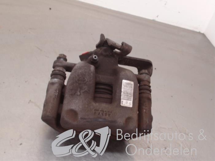 Rear brake calliper, left from a Peugeot Expert (VA/VB/VE/VF/VY) 1.6 Blue HDi 115 2016