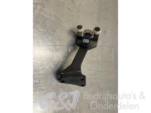 Used Sliding door roller, right Volkswagen Crafter 2.0 TDI 16V Price € 26,25 Margin scheme offered by C&J bedrijfsauto's & onderdelen