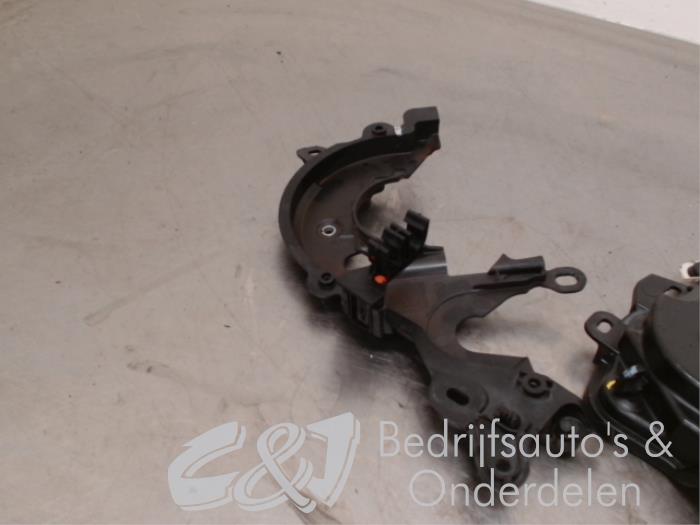 Timing cover from a Peugeot Partner (EF/EU) 1.5 BlueHDi 100 2019