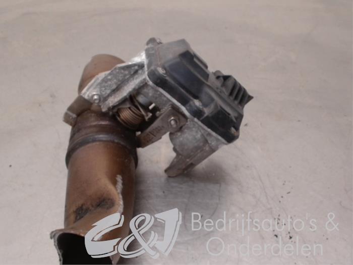 Exhaust throttle valve from a Opel Vivaro 1.6 CDTI BiTurbo 120 2016