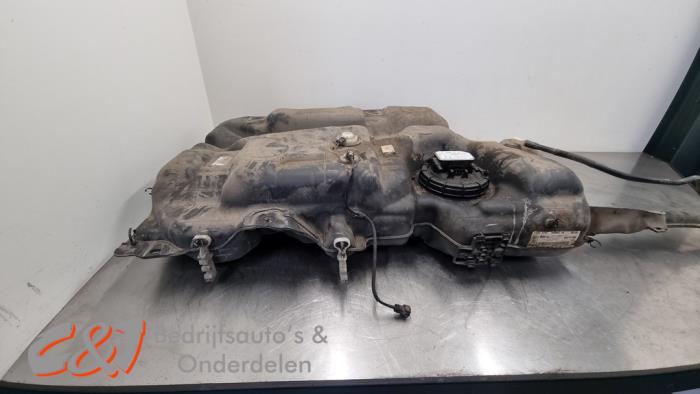 Używane Zbiornik Peugeot Expert (V1/VA/VB/VE/VF/VT/VY) 1.6 Blue HDi 115 Cena € 105,00 Procedura marży oferowane przez C&J Bedrijfsauto's & Onderdelen