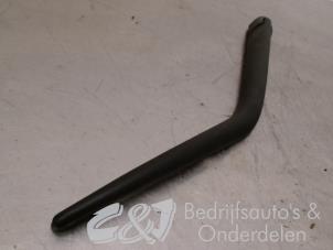 Used Rear wiper arm Opel Vivaro 1.6 CDTI BiTurbo 120 Price € 31,50 Margin scheme offered by C&J bedrijfsauto's & onderdelen