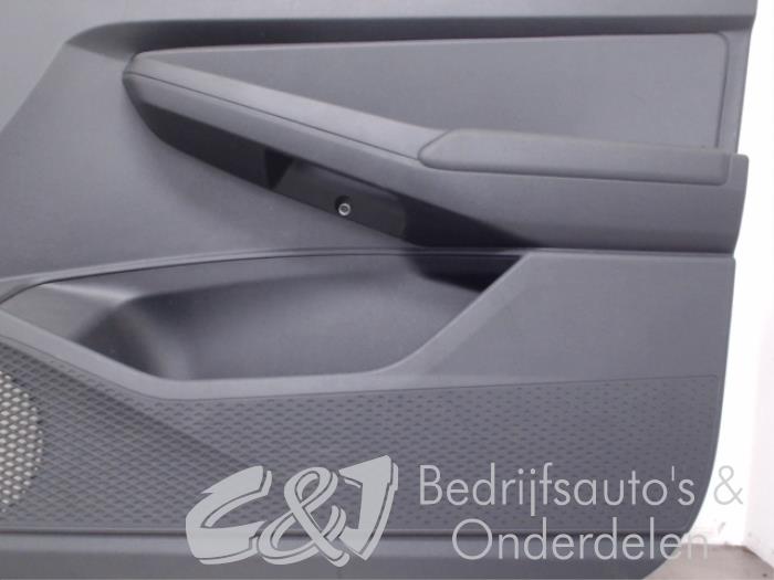 Revêtement portière haut 2portes droite d'un Volkswagen Caddy Cargo V (SBA/SBH) 2.0 TDI BlueMotionTechnology 2022