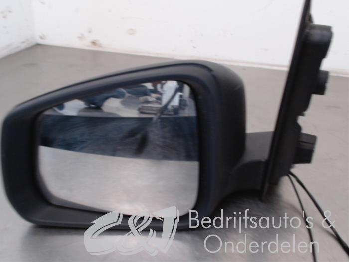 Rétroviseur gauche d'un Volkswagen Caddy Cargo V (SBA/SBH) 2.0 TDI BlueMotionTechnology 2022