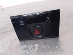 Used Panic lighting switch Volkswagen Caddy Cargo V (SBA/SBH) 2.0 TDI BlueMotionTechnology Price € 26,25 Margin scheme offered by C&J bedrijfsauto's & onderdelen