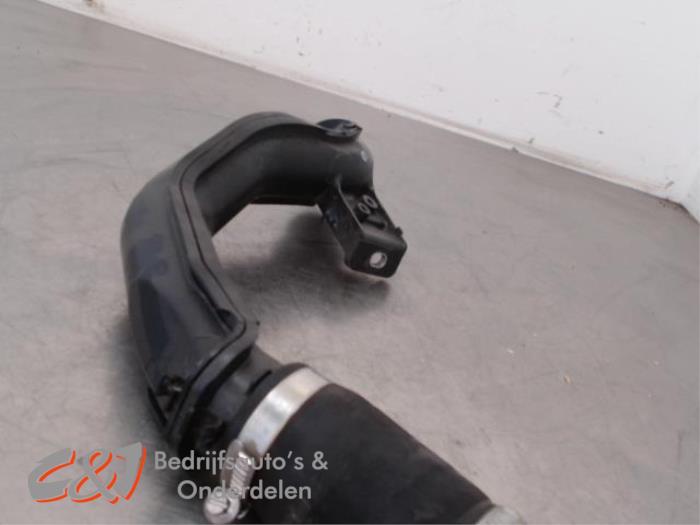 Gebrauchte Intercooler Rohr Ford Tourneo Connect/Grand Tourneo Connect 1.5 EcoBlue Preis € 21,00 Margenregelung angeboten von C&J Bedrijfsauto's & Onderdelen
