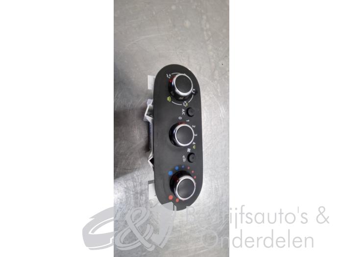 Heater control panel from a Renault Trafic (1FL/2FL/3FL/4FL) 2.0 dCi 16V 145 2019