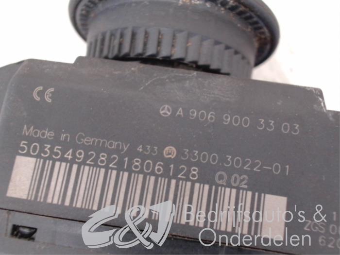 Cerradura de contacto y llave de un Mercedes-Benz Sprinter 3,5t (906.63) 314 CDI 16V 2016