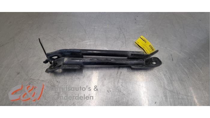 Begagnade Underram Peugeot Expert (V1/VA/VB/VE/VF/VT/VY) 2.0 Blue HDi 180 16V Pris € 52,50 Marginaltabell erbjuds av C&J Bedrijfsauto's & Onderdelen