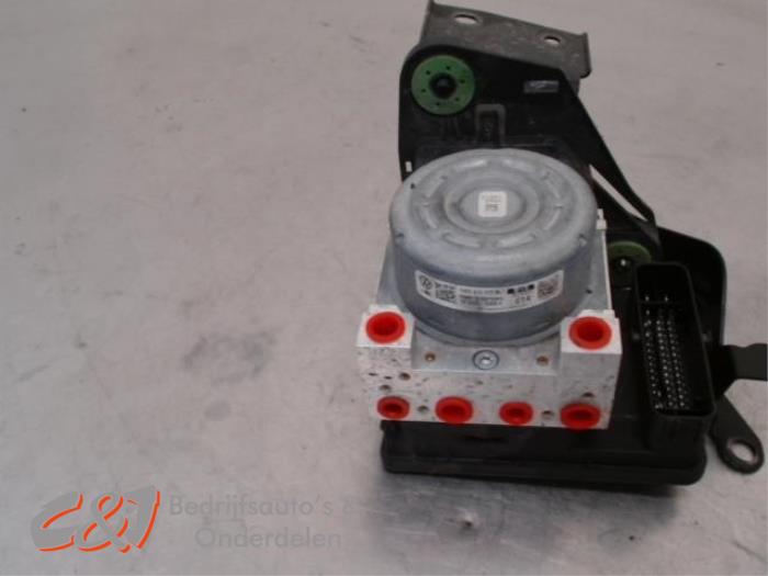 Begagnade ABS-pump Volkswagen Caddy Cargo V (SBA/SBH) 2.0 TDI BlueMotionTechnology Pris € 78,75 Marginaltabell erbjuds av C&J Bedrijfsauto's & Onderdelen