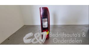 Używane Tylne swiatlo pozycyjne prawe Opel Vivaro 1.6 CDTI 90 Cena € 52,50 Procedura marży oferowane przez C&J bedrijfsauto's & onderdelen