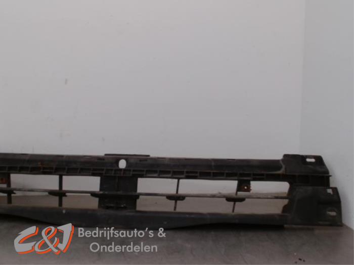 Begagnade Front Renault Trafic New (FL) 2.0 dCi 16V 90 Pris € 26,25 Marginaltabell erbjuds av C&J Bedrijfsauto's & Onderdelen