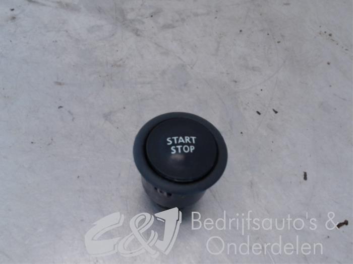 Start/Stopp Schalter van een Renault Trafic Passenger (1JL/2JL/3JL/4JL) 1.6 dCi 115 2015
