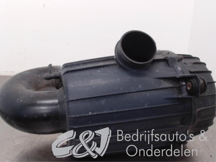 Cuerpo de filtro de aire de un Peugeot Boxer (U9) 2.2 HDi 110 Euro 5 2015