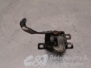 Used Bonnet lock mechanism Peugeot Partner (GC/GF/GG/GJ/GK) 1.6 BlueHDi 100 Price € 15,75 Margin scheme offered by C&J bedrijfsauto's & onderdelen