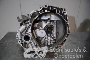 Usagé Boîte de vitesse Opel Combo 1.3 CDTI 16V ecoFlex Prix € 603,49 Prix TTC proposé par C&J bedrijfsauto's & onderdelen
