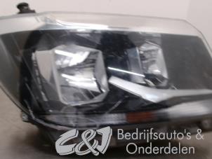 Used Headlight, right Volkswagen Crafter (SY) 2.0 TDI Price € 42,00 Margin scheme offered by C&J bedrijfsauto's & onderdelen