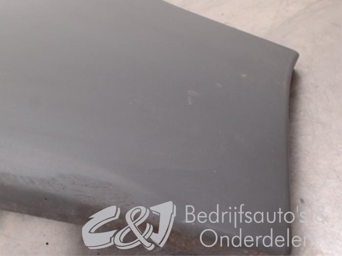 Rear bumper corner, right from a Renault Trafic New (FL) 2.0 dCi 16V 90 2013