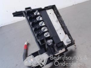 Usagé Boîte à fusibles Volkswagen Crafter (SY) 2.0 TDI Prix € 21,00 Règlement à la marge proposé par C&J bedrijfsauto's & onderdelen
