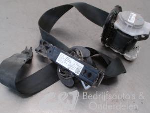 Used Front seatbelt, left Volkswagen Crafter (SY) 2.0 TDI Price € 236,25 Margin scheme offered by C&J bedrijfsauto's & onderdelen