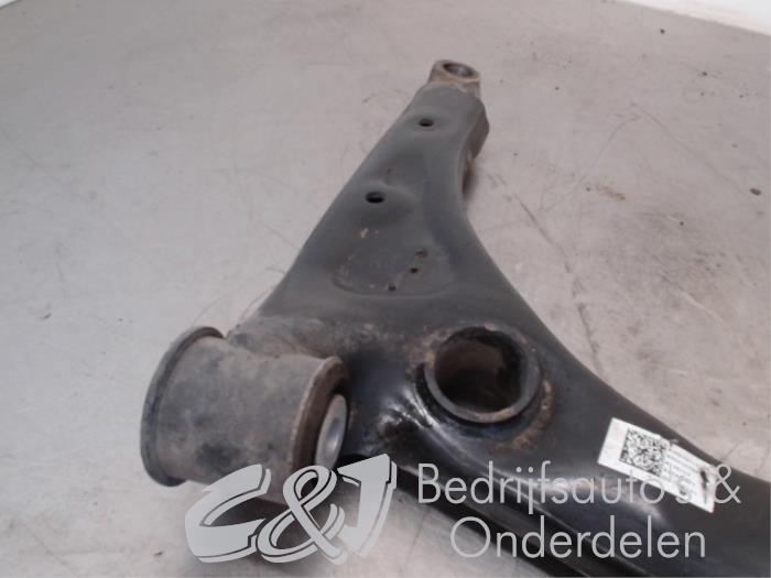 Front wishbone, right from a Volkswagen Crafter (SY) 2.0 TDI 2018