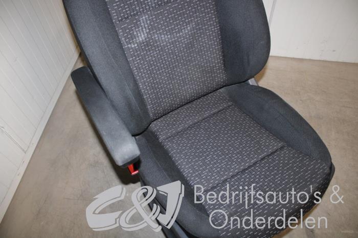 Seat, left from a Mercedes-Benz Vito (447.6) 2.0 116 CDI 16V 2022