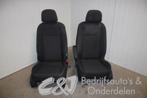 Używane Fotele przednie lewy + prawy Volkswagen Caddy Cargo V (SBA/SBH) 2.0 TDI BlueMotionTechnology Cena € 630,00 Procedura marży oferowane przez C&J bedrijfsauto's & onderdelen